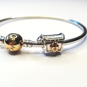 Pandora club charm